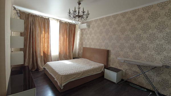 Продам двухкомнатную (2-комн.) квартиру, Российская ул, 79/3к2, Краснодар г