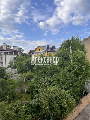 Продам трехкомнатную (3-комн.) квартиру, Чкалова ул, 34А, Гатчина г
