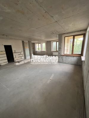 Продам трехкомнатную (3-комн.) квартиру, Чкалова ул, 34А, Гатчина г