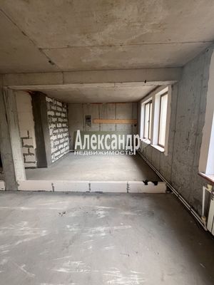 Продам трехкомнатную (3-комн.) квартиру, Чкалова ул, 34А, Гатчина г