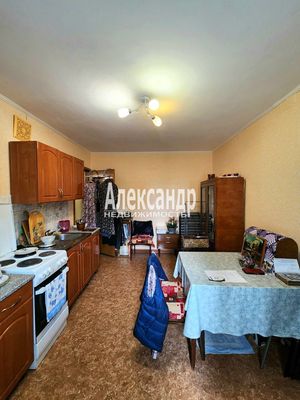 Продам однокомнатную (1-комн.) квартиру, Заводская ул, 96, Будогощь гп