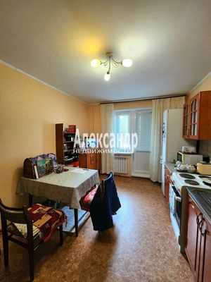 Продам однокомнатную (1-комн.) квартиру, Заводская ул, 96, Будогощь гп