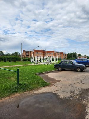 Продам однокомнатную (1-комн.) квартиру, Заводская ул, 96, Будогощь гп
