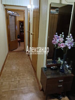 Продам однокомнатную (1-комн.) квартиру, Заводская ул, 96, Будогощь гп