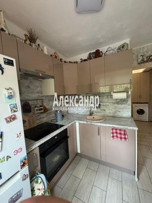 Продам трехкомнатную (3-комн.) квартиру, Долгоозёрная ул, 18, Санкт-Петербург г