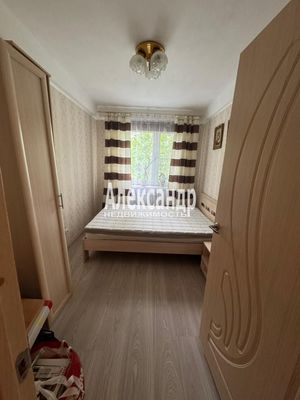 Продам трехкомнатную (3-комн.) квартиру, Долгоозёрная ул, 18, Санкт-Петербург г