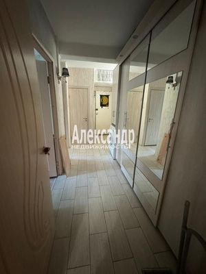 Продам трехкомнатную (3-комн.) квартиру, Долгоозёрная ул, 18, Санкт-Петербург г