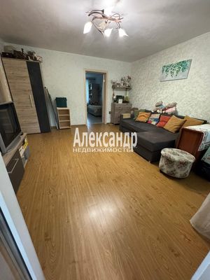 Продам трехкомнатную (3-комн.) квартиру, Долгоозёрная ул, 18, Санкт-Петербург г