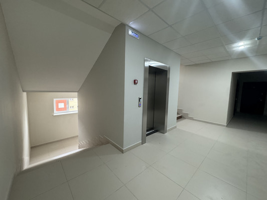 Продам трехкомнатную (3-комн.) квартиру, Профсоюзная ул, 226, Вольный Аул кп