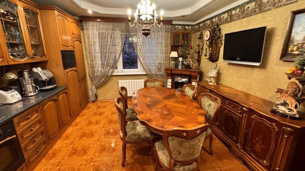 Продам многокомнатную квартиру, Братеевская ул, 25к1, Москва г