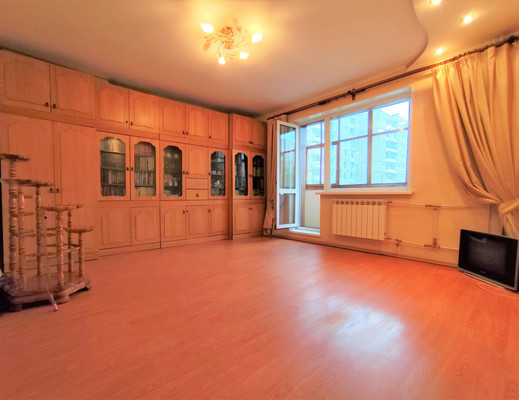 Продам трехкомнатную (3-комн.) квартиру, Ленинградский пр-кт, 2, Нижний Тагил г