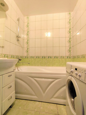 Продам трехкомнатную (3-комн.) квартиру, Ленинградский пр-кт, 2, Нижний Тагил г
