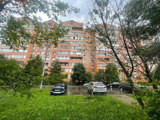 Продам трехкомнатную (3-комн.) квартиру, Западная ул, 44к1, Ям с