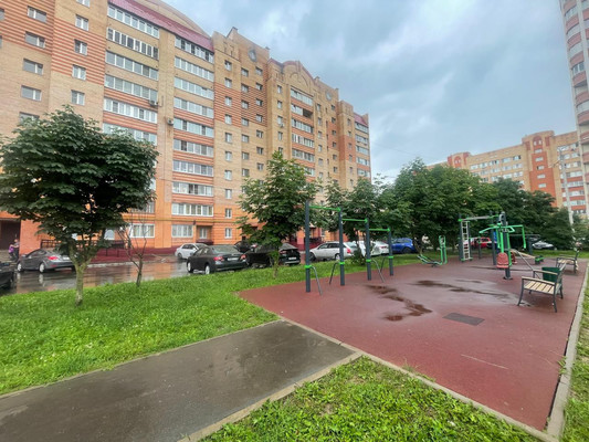 Продам трехкомнатную (3-комн.) квартиру, Западная ул, 44к1, Ям с