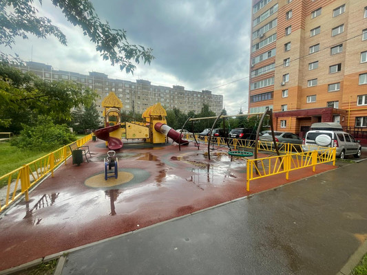 Продам трехкомнатную (3-комн.) квартиру, Западная ул, 44к1, Ям с