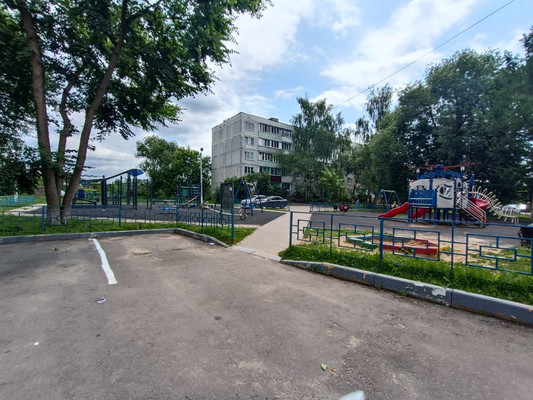 Продам двухкомнатную (2-комн.) квартиру, Первомайская ул, 1, Дружба п