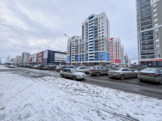 Продам торговое помещение 203,8 м2, Краснолесья ул, 96/2, Екатеринбург г