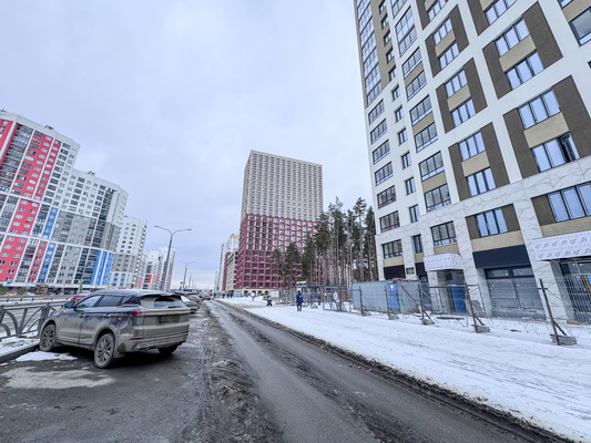 Продам торговое помещение 203,8 м2, Краснолесья ул, 96/2, Екатеринбург г