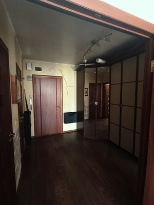 Продам трехкомнатную (3-комн.) квартиру, Флотская ул, 13к4, Москва г