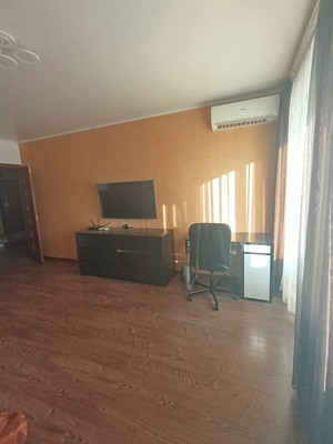 Продам трехкомнатную (3-комн.) квартиру, Флотская ул, 13к4, Москва г