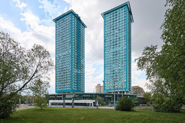 Продам трехкомнатную (3-комн.) квартиру, Авиационная ул, 66, Москва г