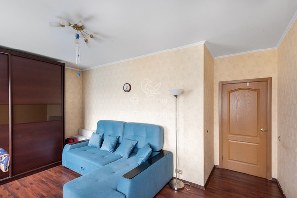 Продам трехкомнатную (3-комн.) квартиру, Авиационная ул, 66, Москва г