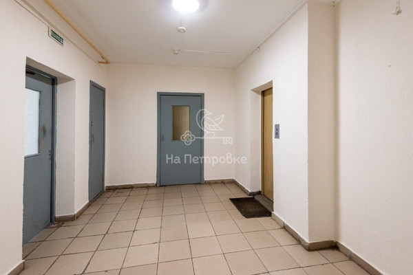 Продам трехкомнатную (3-комн.) квартиру, Авиационная ул, 66, Москва г