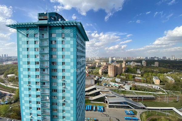 Продам трехкомнатную (3-комн.) квартиру, Авиационная ул, 66, Москва г