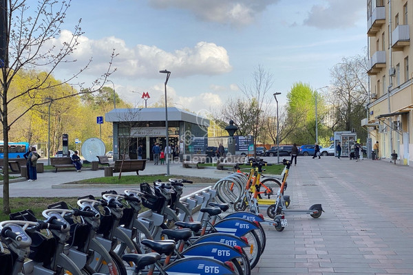 Продам трехкомнатную (3-комн.) квартиру, Авиационная ул, 66, Москва г