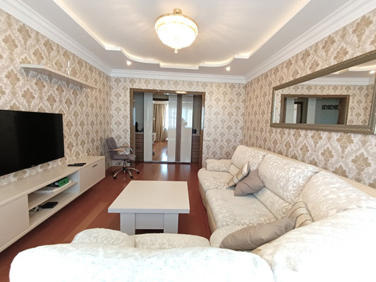 Продам трехкомнатную (3-комн.) квартиру, Дзержинского пр-кт, 220/2, Новороссийск г