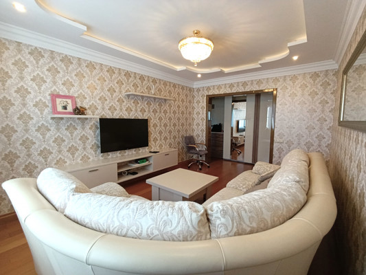Продам трехкомнатную (3-комн.) квартиру, Дзержинского пр-кт, 220/2, Новороссийск г