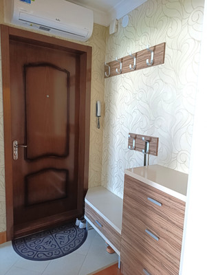Продам трехкомнатную (3-комн.) квартиру, Дзержинского пр-кт, 220/2, Новороссийск г