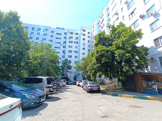 Продам трехкомнатную (3-комн.) квартиру, Дзержинского пр-кт, 220/2, Новороссийск г