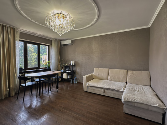 Продам трехкомнатную (3-комн.) квартиру, Б. Хмельницкого ул, 30, Туапсе г
