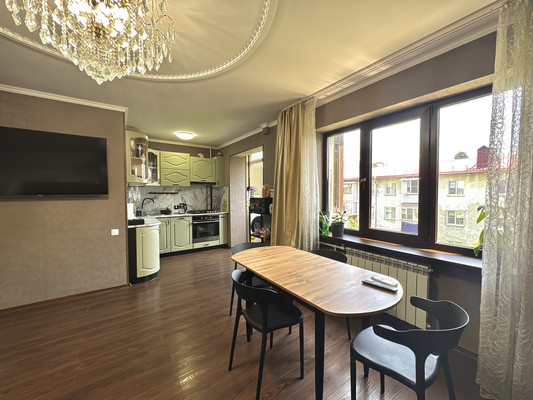 Продам трехкомнатную (3-комн.) квартиру, Б. Хмельницкого ул, 30, Туапсе г