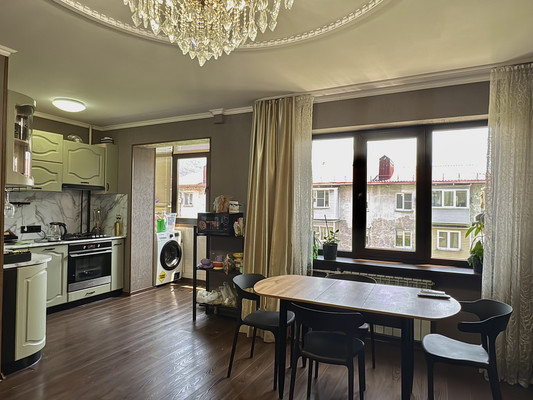 Продам трехкомнатную (3-комн.) квартиру, Б. Хмельницкого ул, 30, Туапсе г