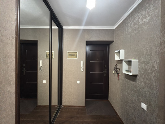 Продам трехкомнатную (3-комн.) квартиру, Б. Хмельницкого ул, 30, Туапсе г