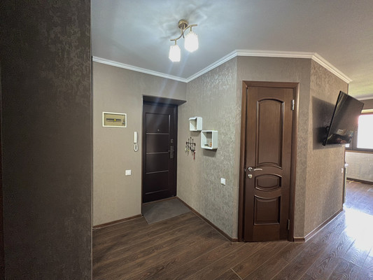 Продам трехкомнатную (3-комн.) квартиру, Б. Хмельницкого ул, 30, Туапсе г