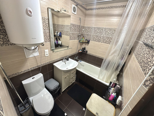 Продам трехкомнатную (3-комн.) квартиру, Б. Хмельницкого ул, 30, Туапсе г
