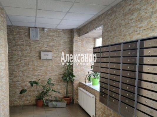 Продам двухкомнатную (2-комн.) квартиру, Колпинская ул, 42, Колпино г