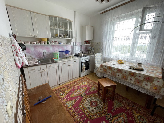 Продам двухкомнатную (2-комн.) квартиру, 2-й мкр, 30, Козьмодемьянск г