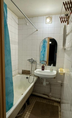 Продам трехкомнатную (3-комн.) квартиру, Большая Очаковская ул, 19, Москва г
