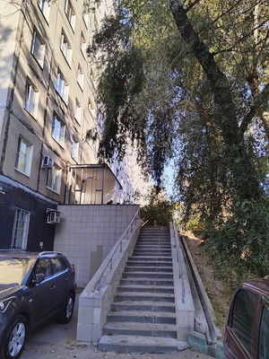 Продам трехкомнатную (3-комн.) квартиру, Большая Очаковская ул, 19, Москва г