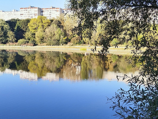 Продам трехкомнатную (3-комн.) квартиру, Большая Очаковская ул, 19, Москва г