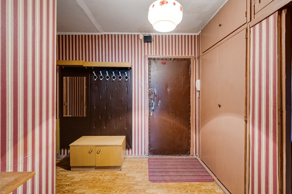 Продам трехкомнатную (3-комн.) квартиру, Напольный проезд, 14, Москва г