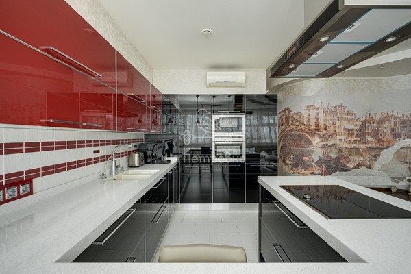 Продам трехкомнатную (3-комн.) квартиру, Симферопольский проезд, 18, Москва г