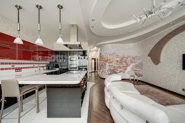 Продам трехкомнатную (3-комн.) квартиру, Симферопольский проезд, 18, Москва г