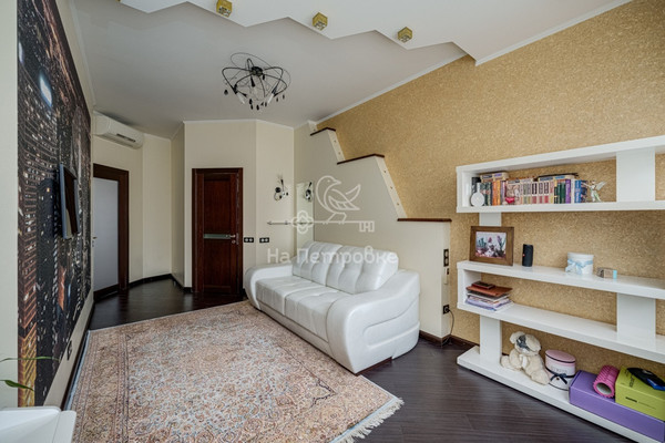 Продам трехкомнатную (3-комн.) квартиру, Симферопольский проезд, 18, Москва г