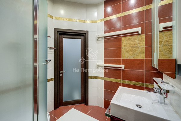 Продам трехкомнатную (3-комн.) квартиру, Симферопольский проезд, 18, Москва г
