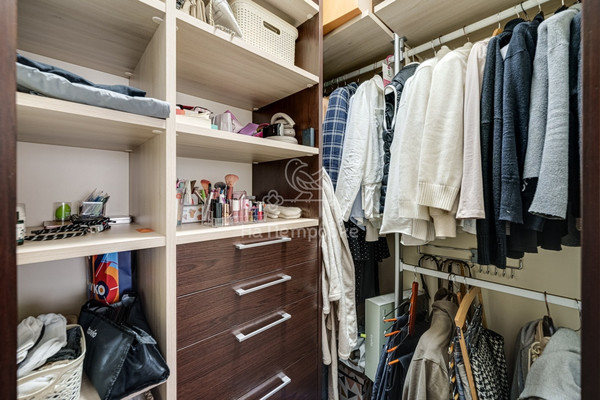 Продам трехкомнатную (3-комн.) квартиру, Симферопольский проезд, 18, Москва г